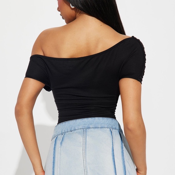 New off the shoulder bodysuit - Picture 4 of 4